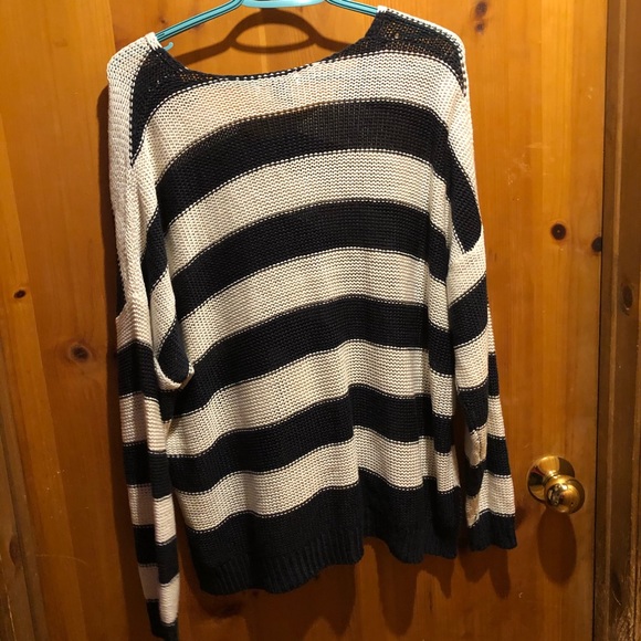 Size M H&M sweater - Picture 2 of 2